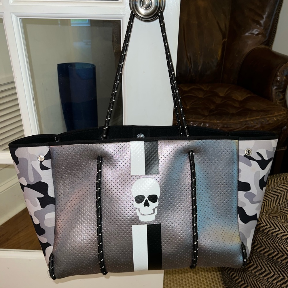Haute shore tote bag